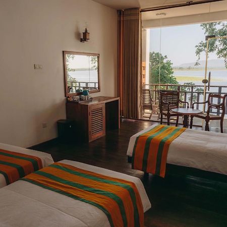Yala Oga Reach Hotel Tissamaharama Exterior foto